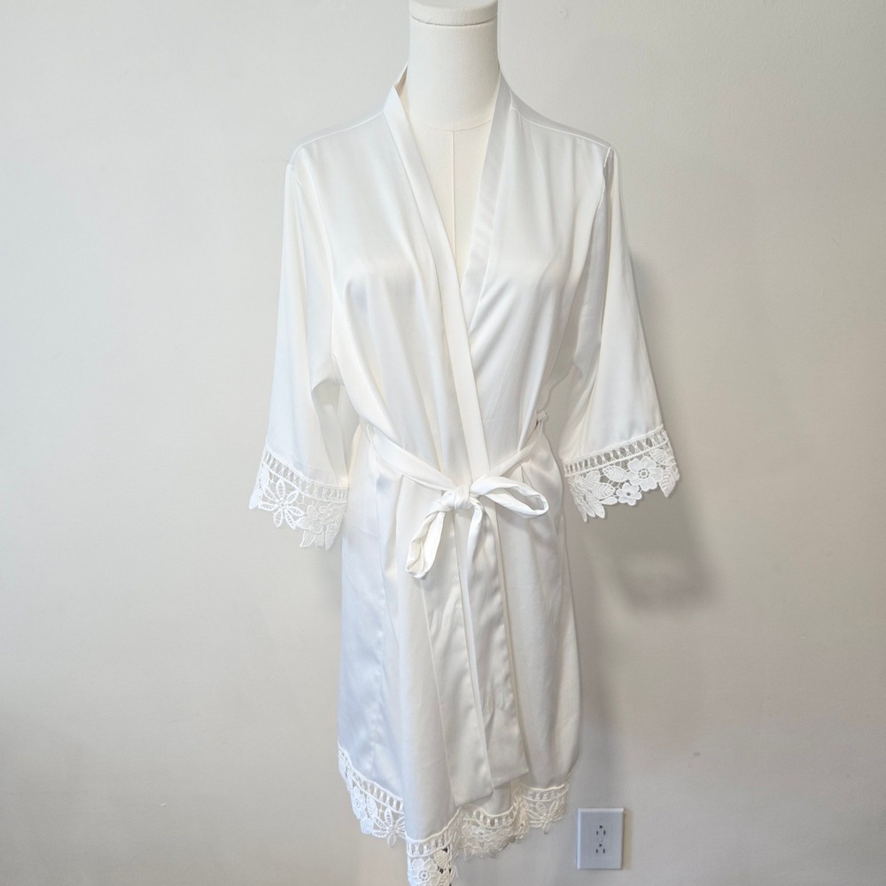 Le Rose Satin Lace Trim Robe Womens S/M White Floral Bridal Wrap LR023